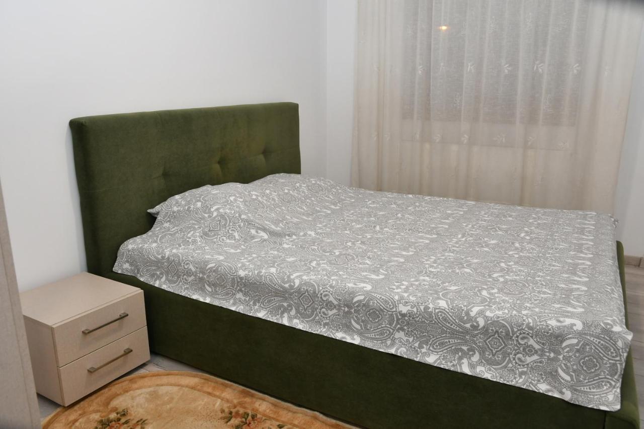 Toporasi Apartament Apartment Craiova Exterior photo
